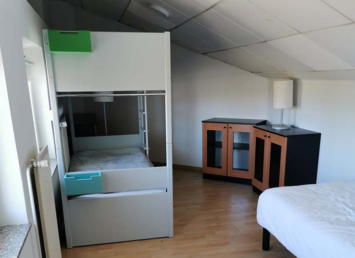 hostel park domzale troposteljna soba